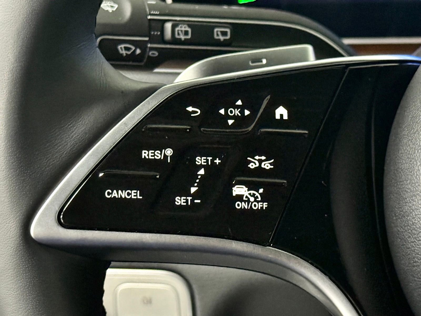 Used 2025 Mercedes-Benz GLE 450 4MATIC image 28