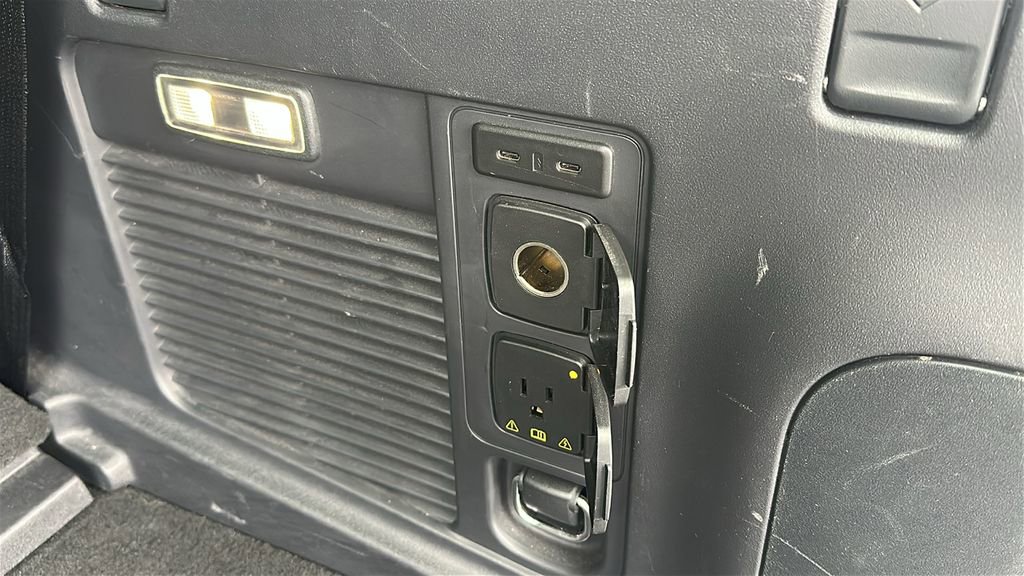 Used 2025 Ford Expedition Active AWD/4WD image 29