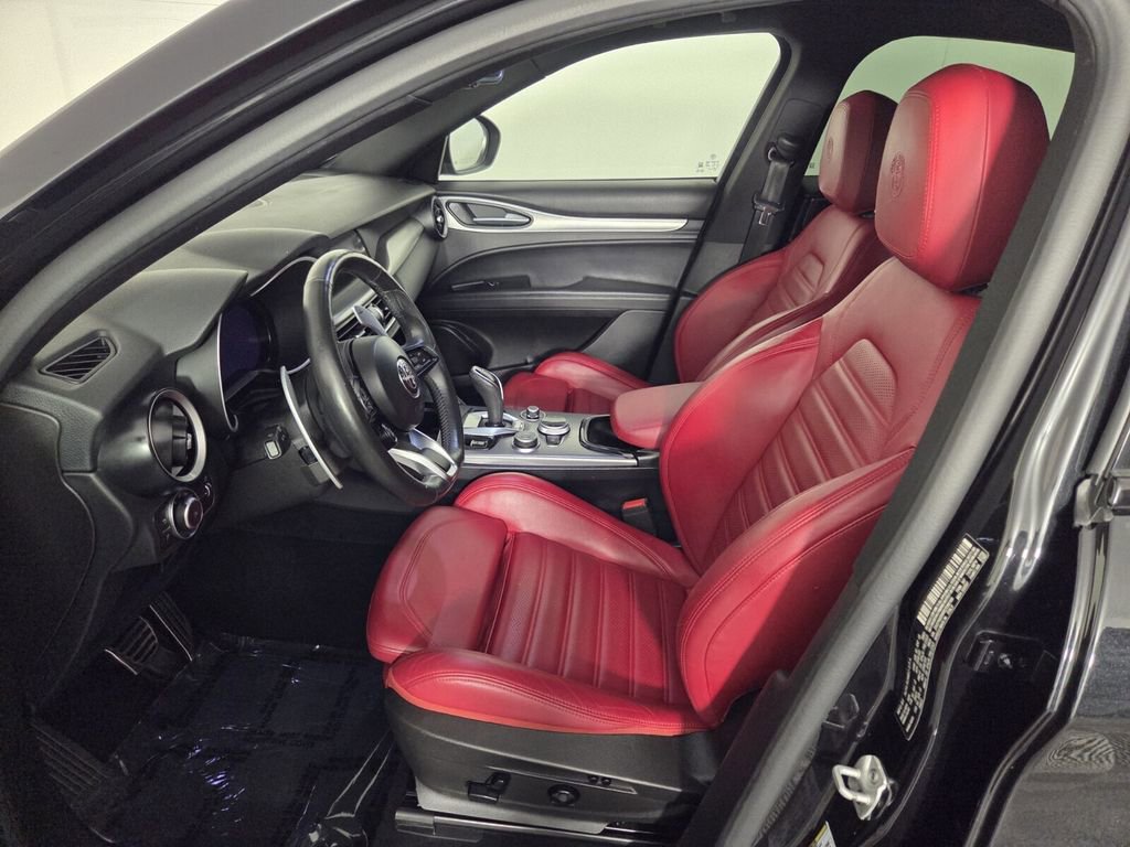 Used 2024 Alfa Romeo Stelvio Veloce image 10