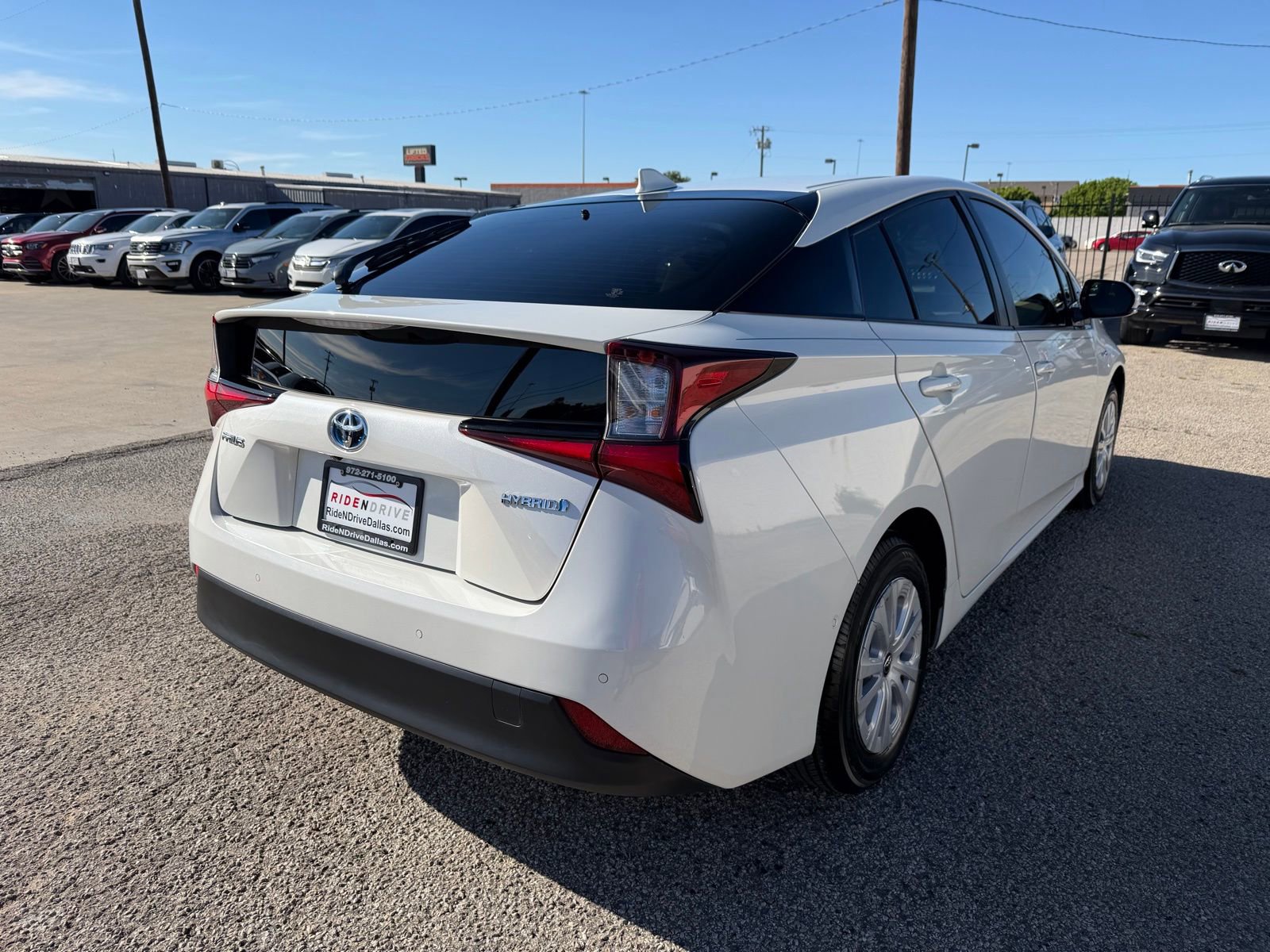 Used 2019 Toyota Prius LE image 7