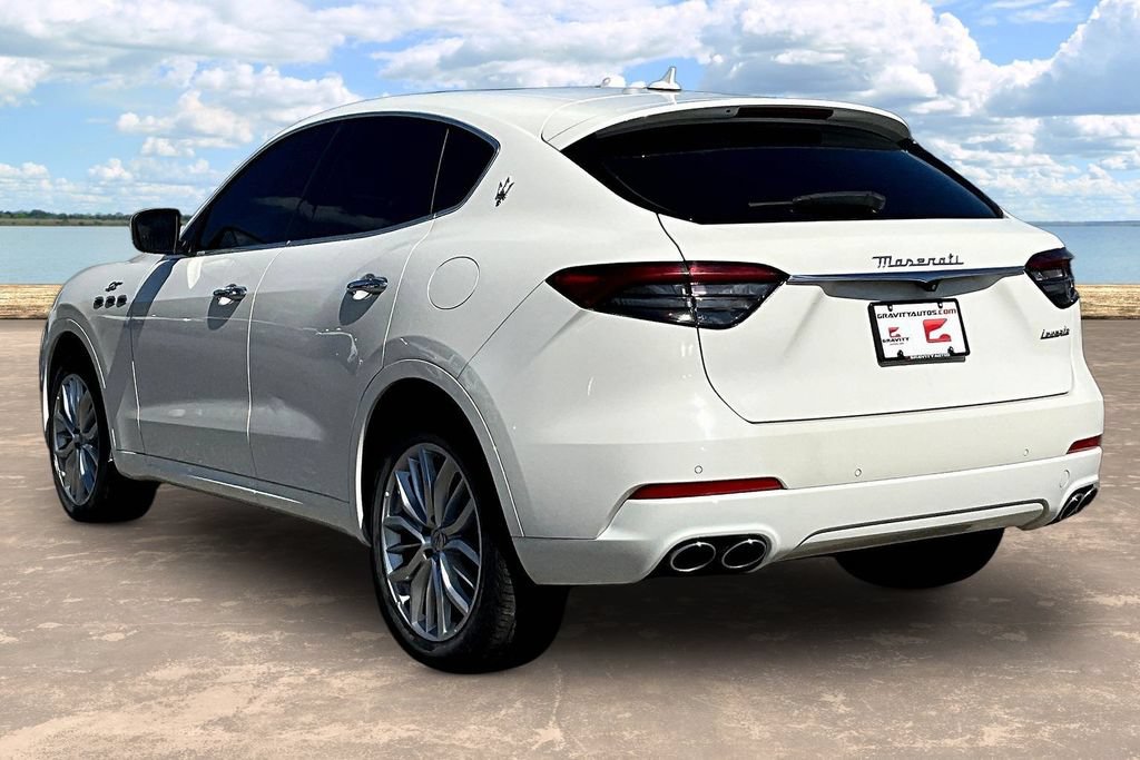 Used 2022 Maserati Levante GT AWD/4WD image 6