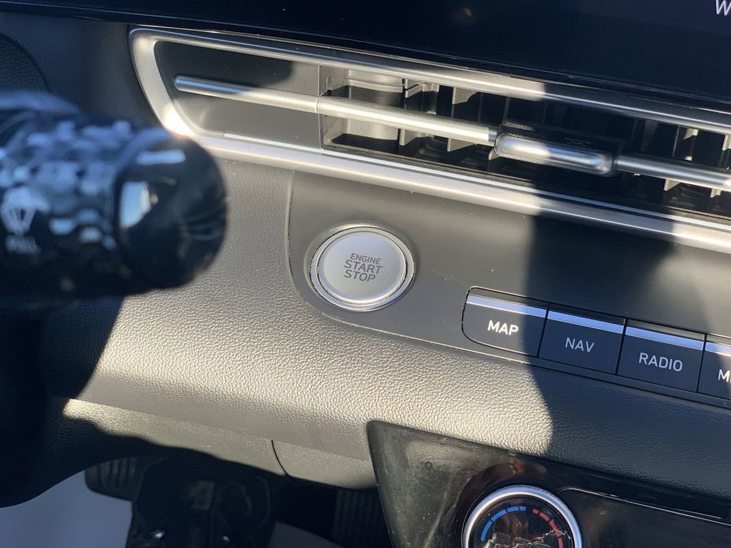 Used 2023 Hyundai Elantra Limited w/ Cargo Package image 14