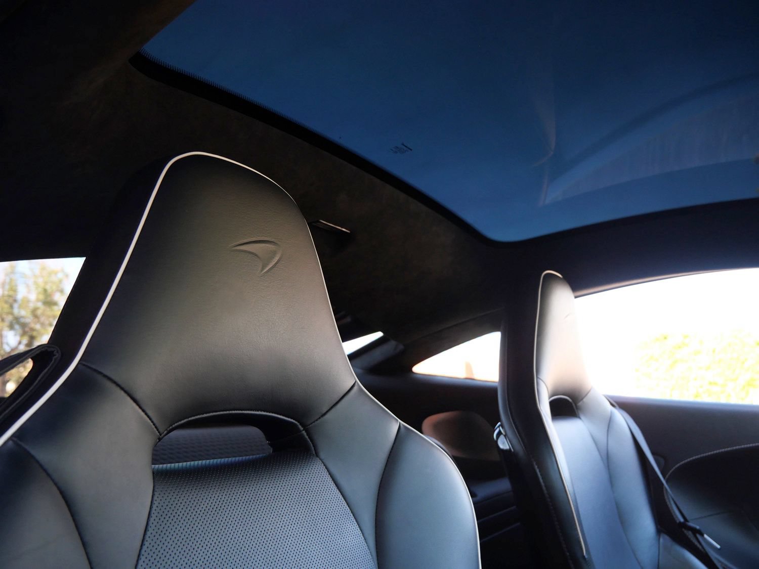 Used 2023 McLaren GT RWD image 23