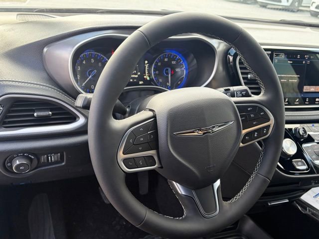 New 2026 Chrysler Pacifica Select image 33