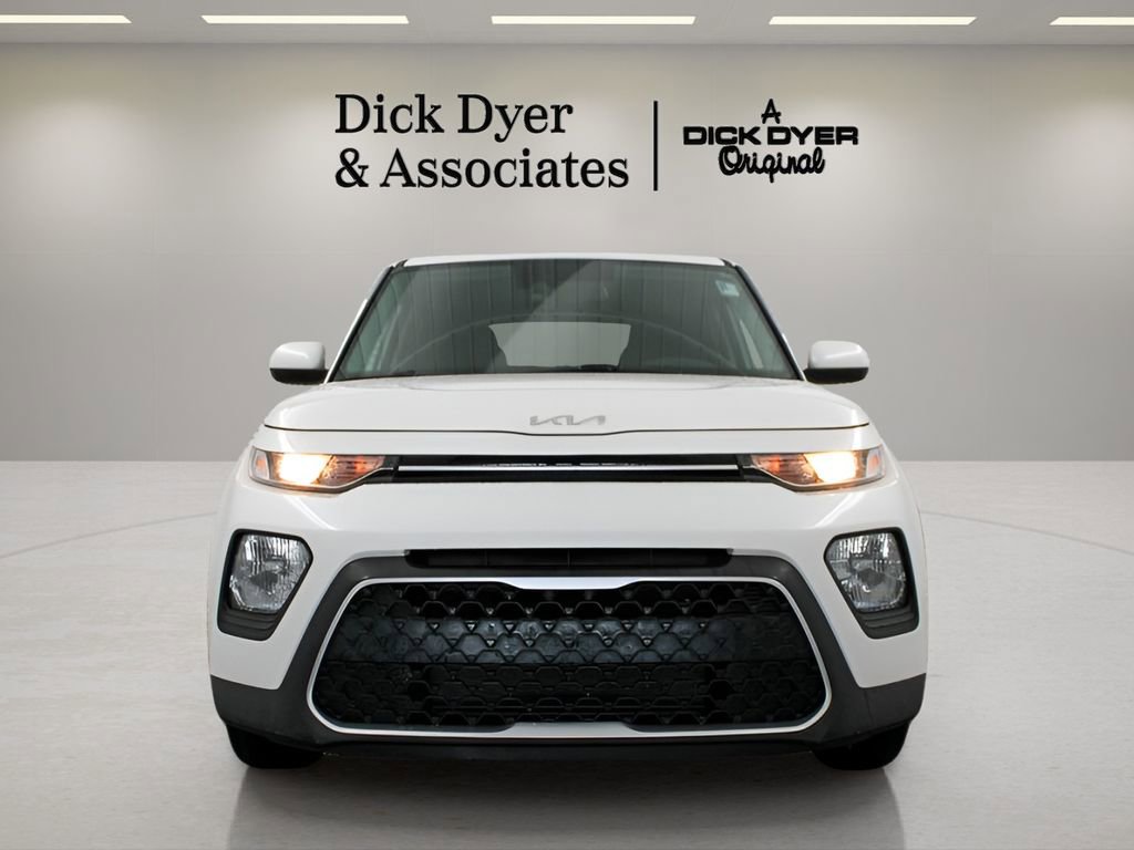 Used 2022 Kia Soul S FWD image 2