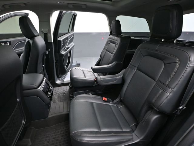 Used 2025 Lincoln Aviator Reserve w/ Jet Appearance Package image 40