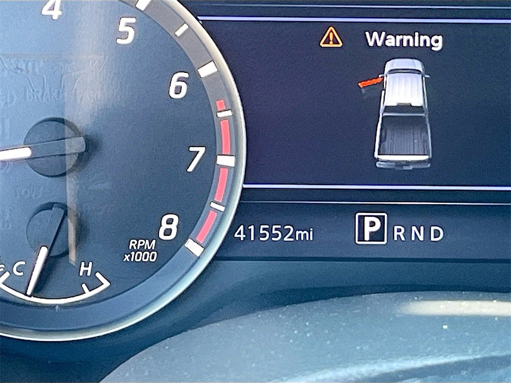 Used 2021 Nissan Titan SV w/ SV Convenience Package image 12