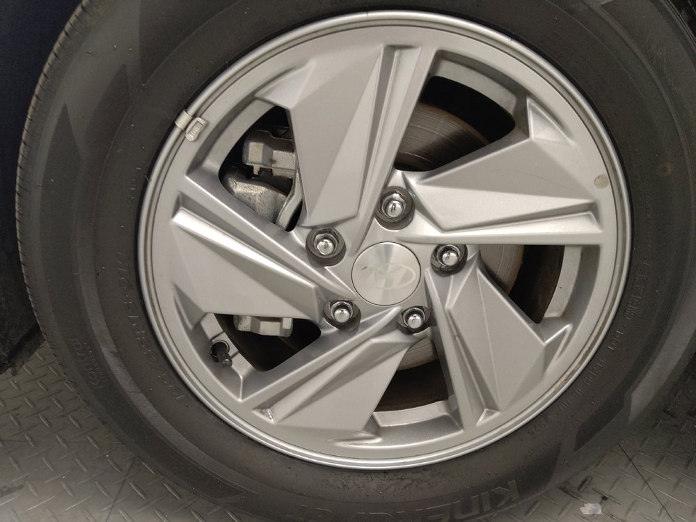 Used 2025 Hyundai Elantra SE image 31