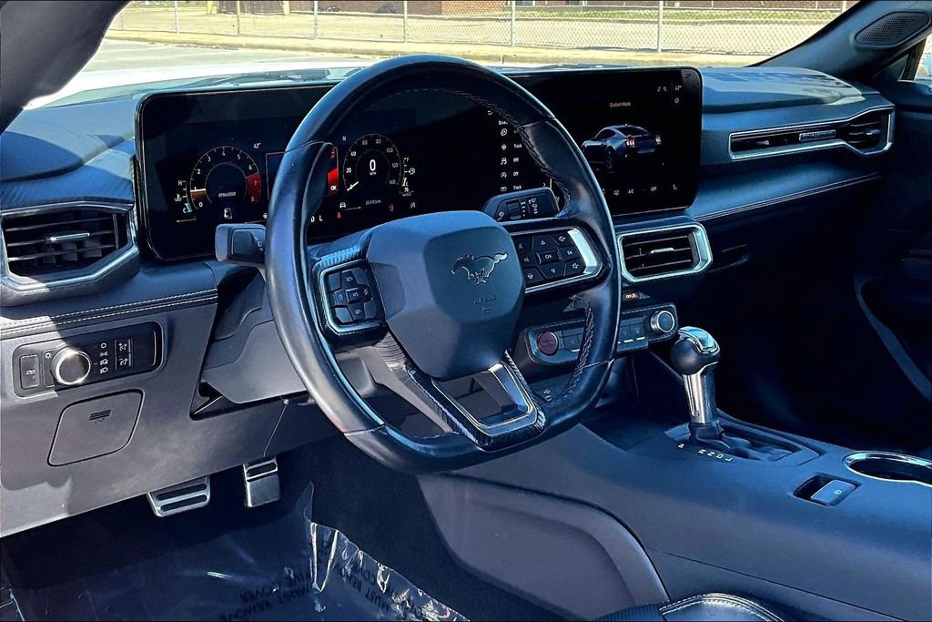 Used 2025 Ford Mustang Premium image 12