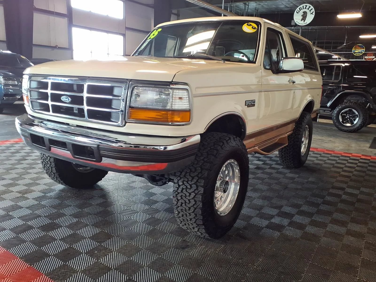 Used 1995 Ford Bronco Eddie Bauer AWD/4WD image 4