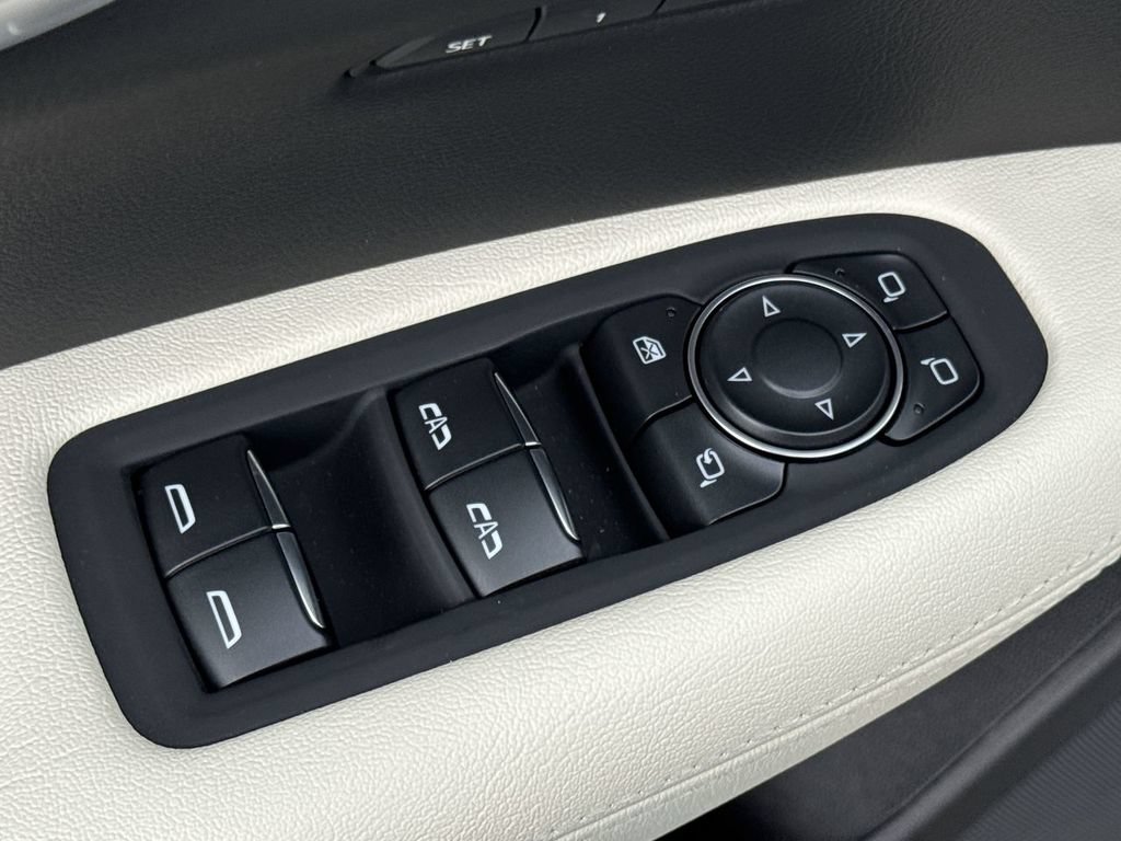 Used 2026 Cadillac XT5 Sportv w/ LPO, Floor Liner Package AWD/4WD image 18