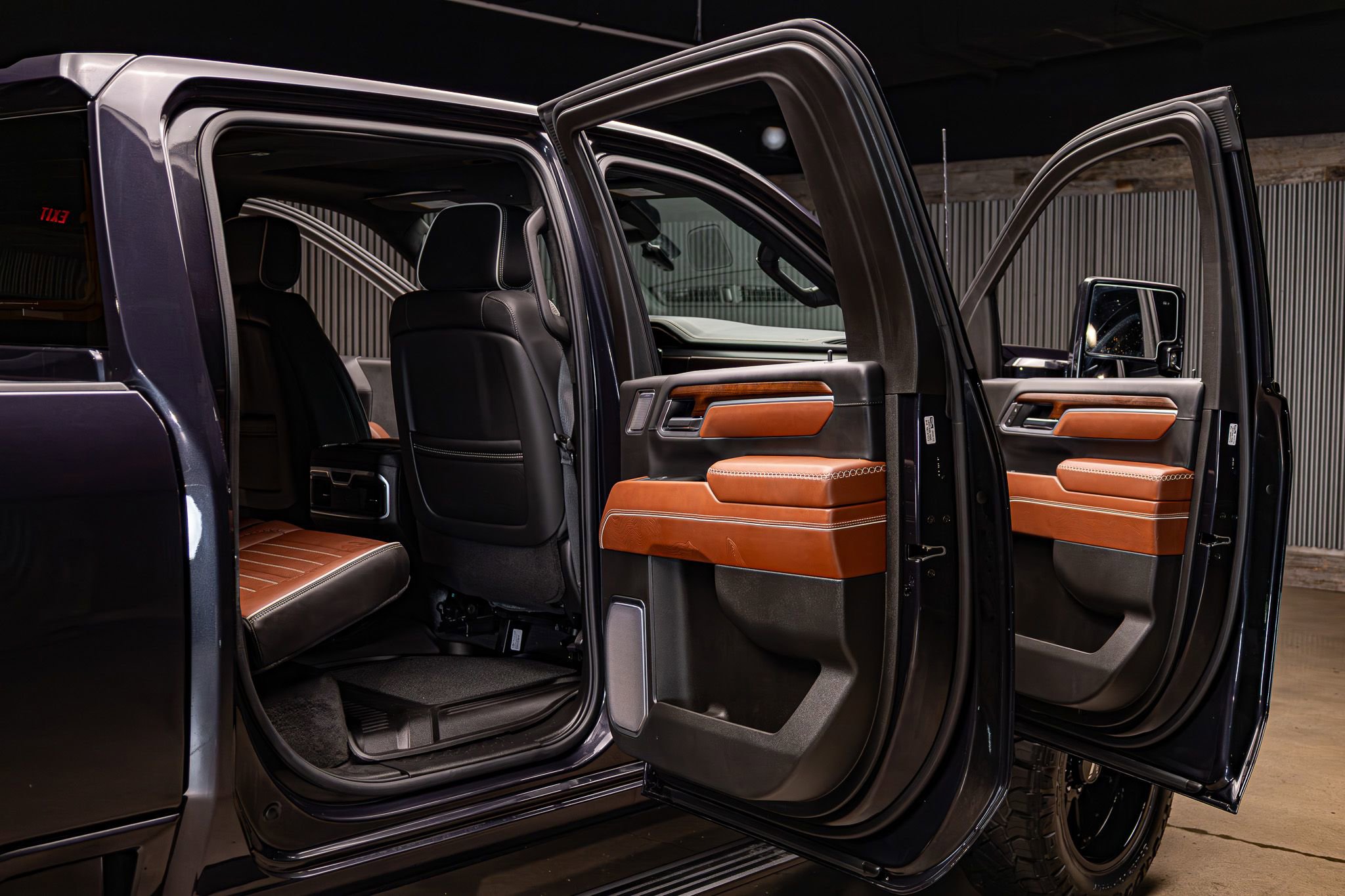 Used 2025 GMC Sierra 2500 Denali Ultimate image 33