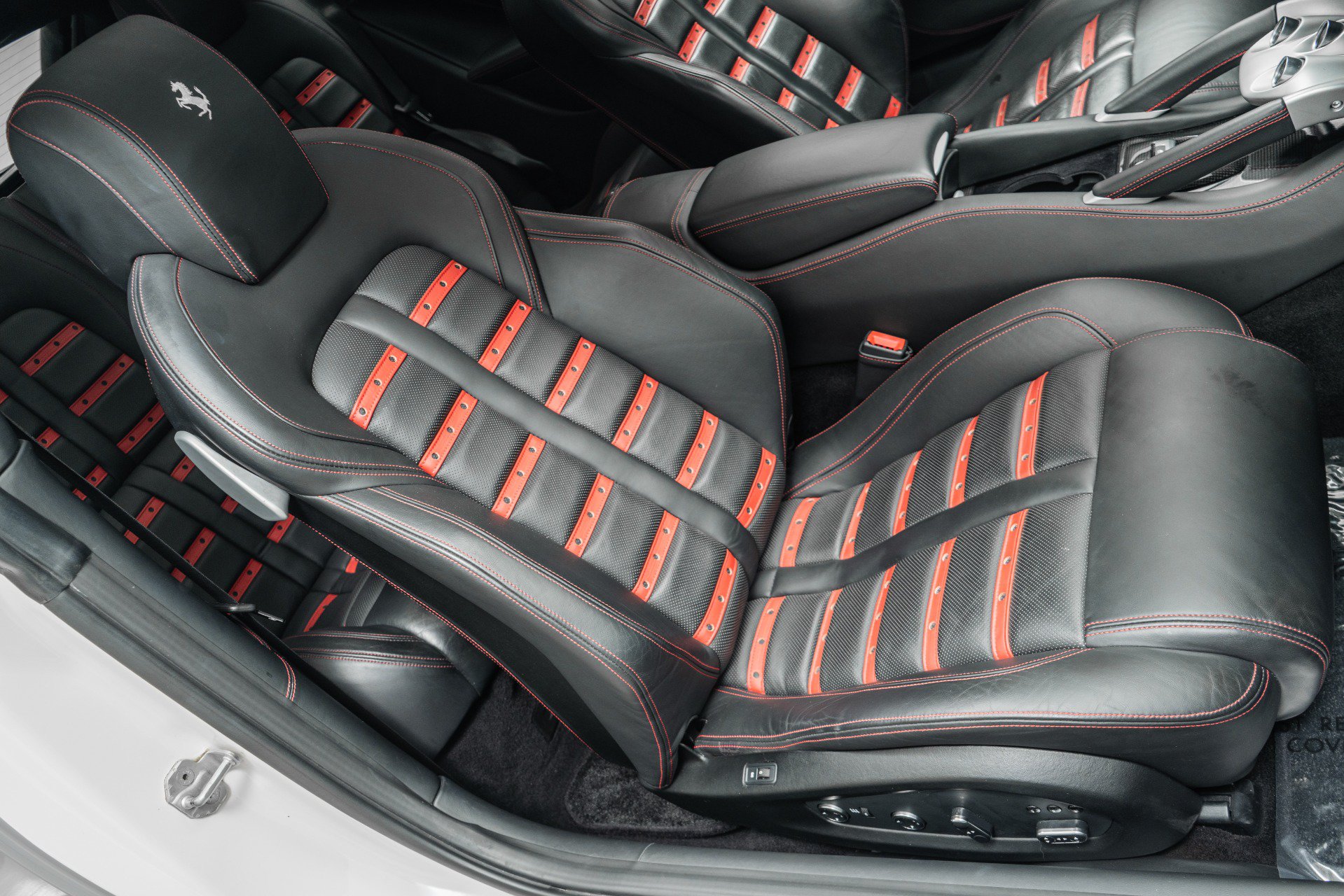 Used 2014 Ferrari FF AWD/4WD image 25