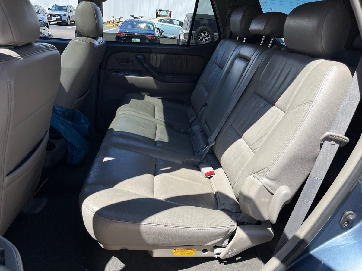 Used 2007 Toyota Sequoia Limited w/ Preferred Accessory Pkg AWD/4WD image 16