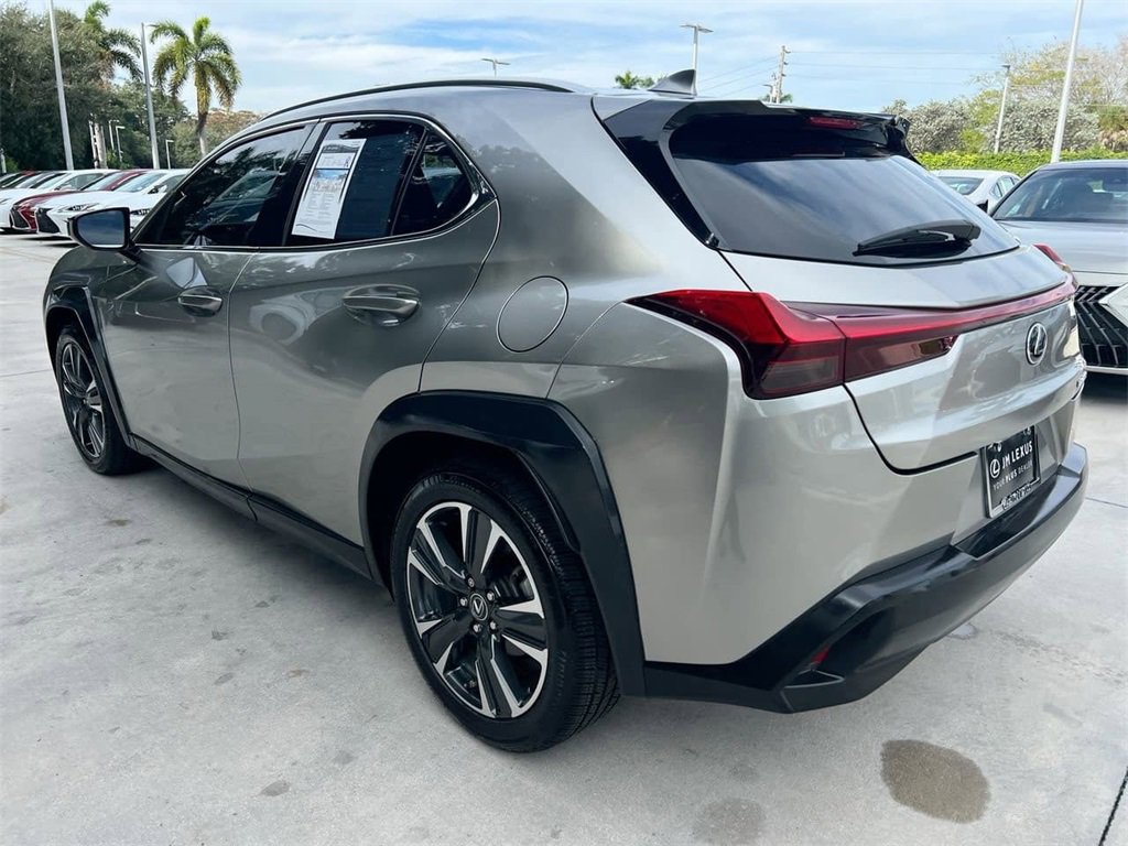 Used 2019 Lexus UX 200 image 5