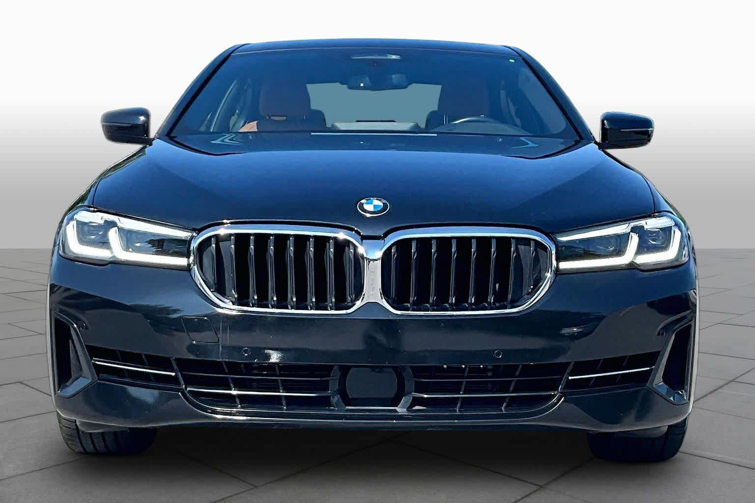 Used 2023 BMW 540i w/ Premium Package RWD image 3