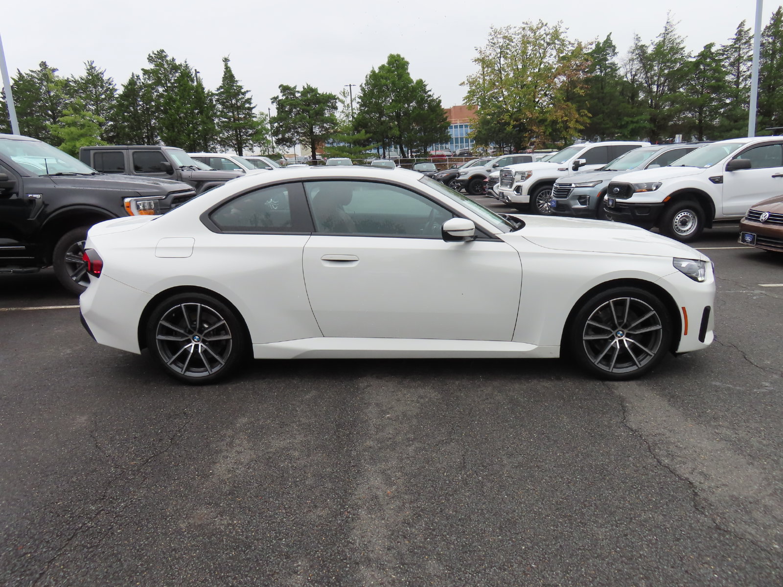 Used 2024 BMW 230i xDrive Coupe w/ Convenience Package AWD/4WD image 4