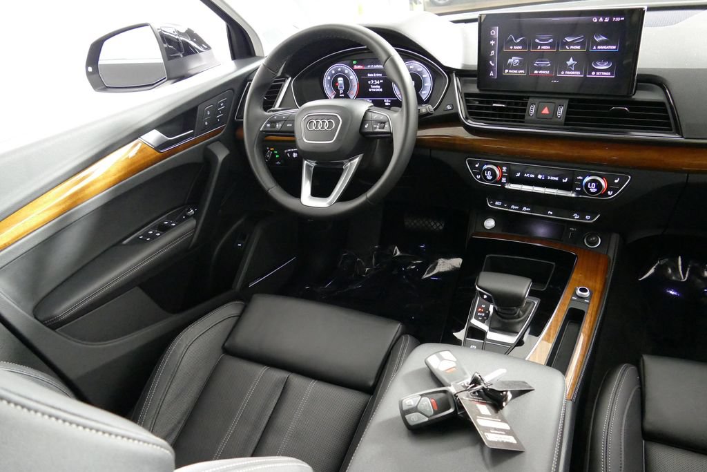 Used 2023 Audi Q5 2.0T Premium Plus w/ Premium Plus Package AWD/4WD image 25