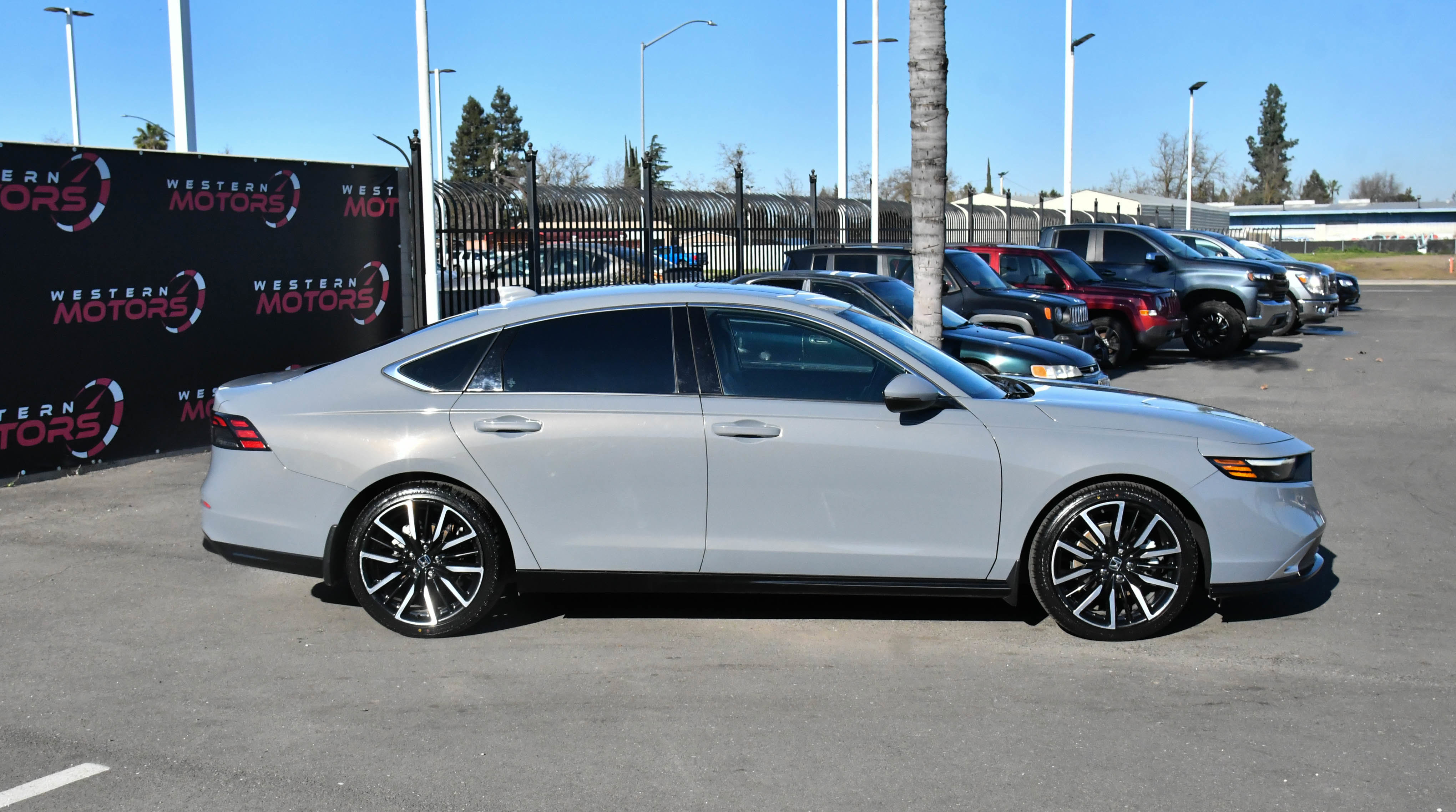 Used 2023 Honda Accord Touring image 9