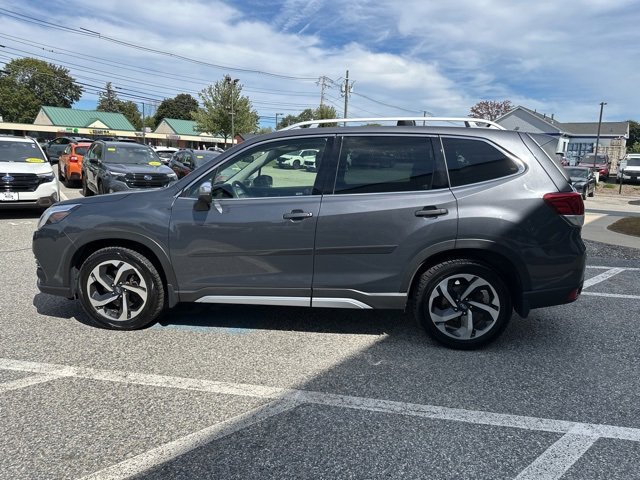 Used 2022 Subaru Forester Touring image 3
