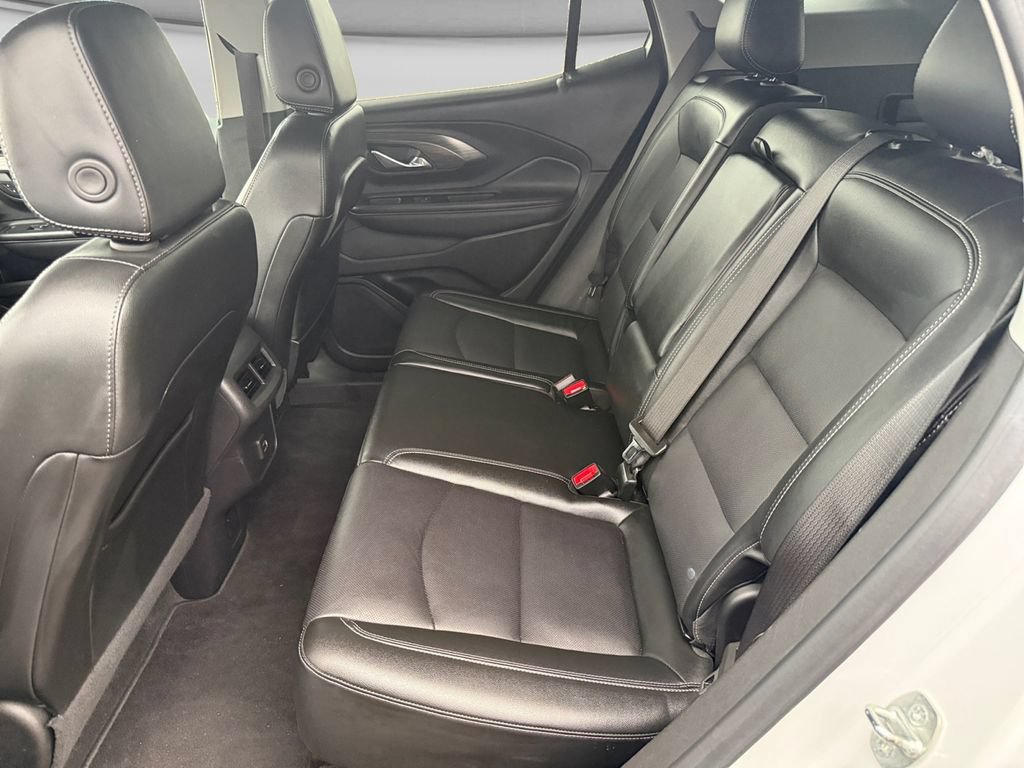 Used 2024 GMC Terrain SLT AWD/4WD image 34