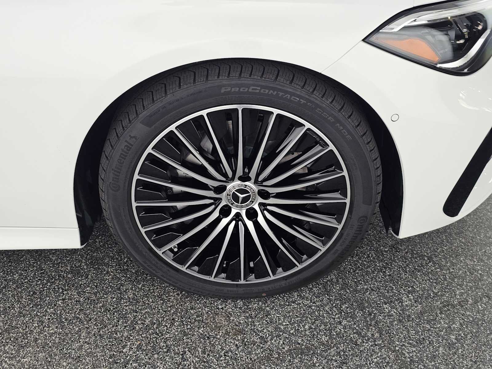 New 2026 Mercedes-Benz CLE 300 4MATIC Coupe image 9
