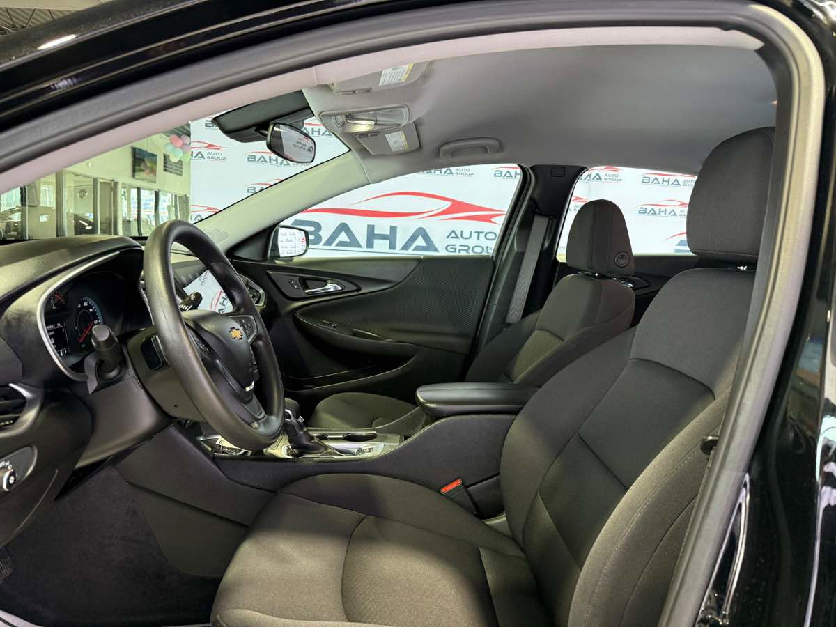 Used 2025 Chevrolet Malibu LT FWD image 15