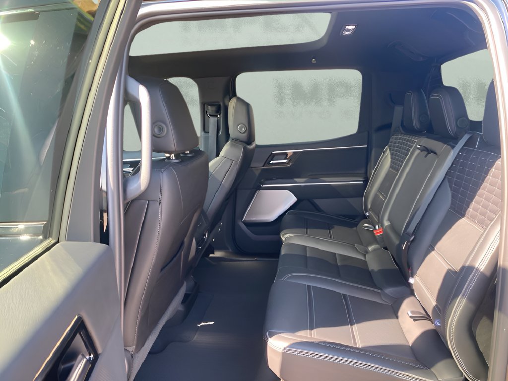 Used 2025 GMC Sierra EV Denali AWD/4WD image 23
