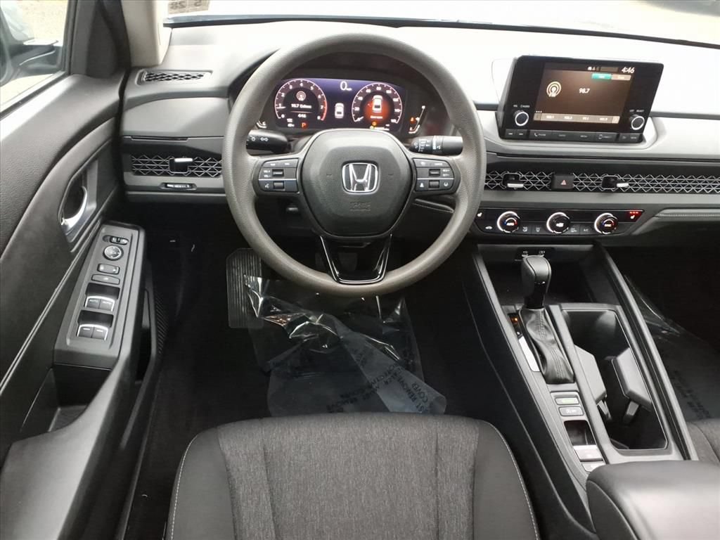 Used 2023 Honda Accord EX image 8