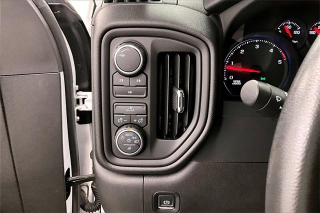 Used 2023 Chevrolet Silverado 2500 Custom image 33