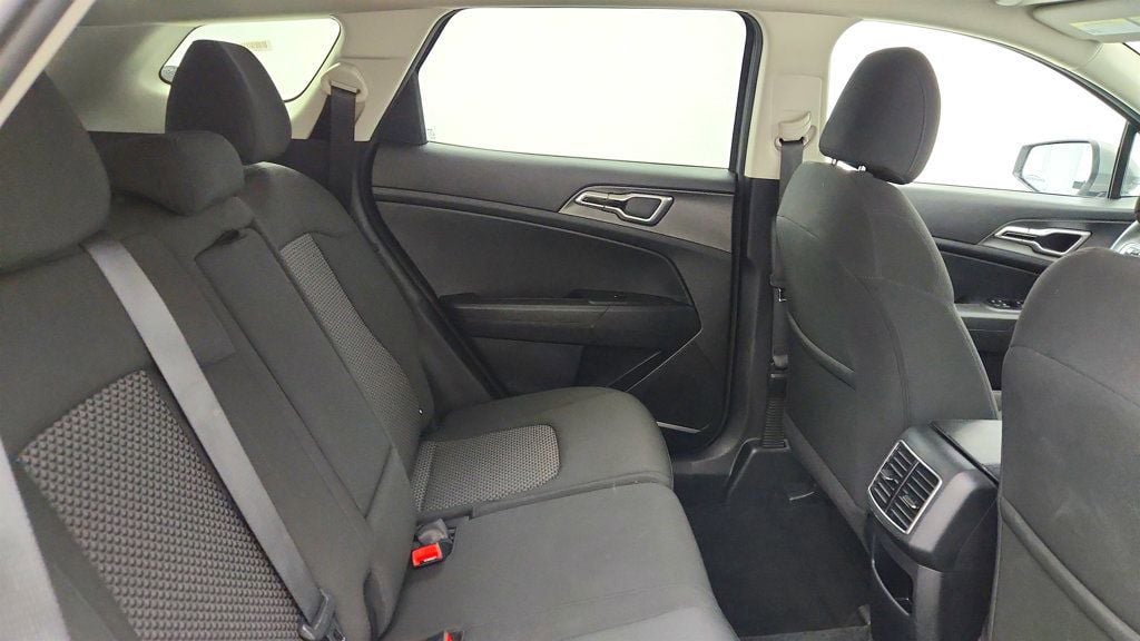 Used 2024 Kia Sportage LX FWD image 20