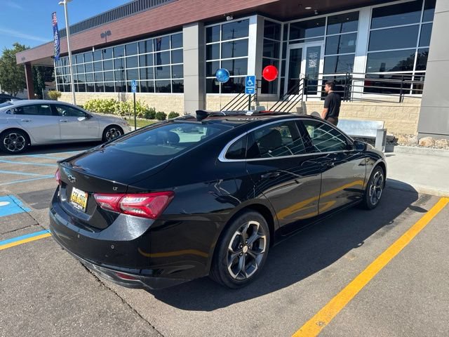 Used 2022 Chevrolet Malibu LT w/ Leather Package FWD image 5