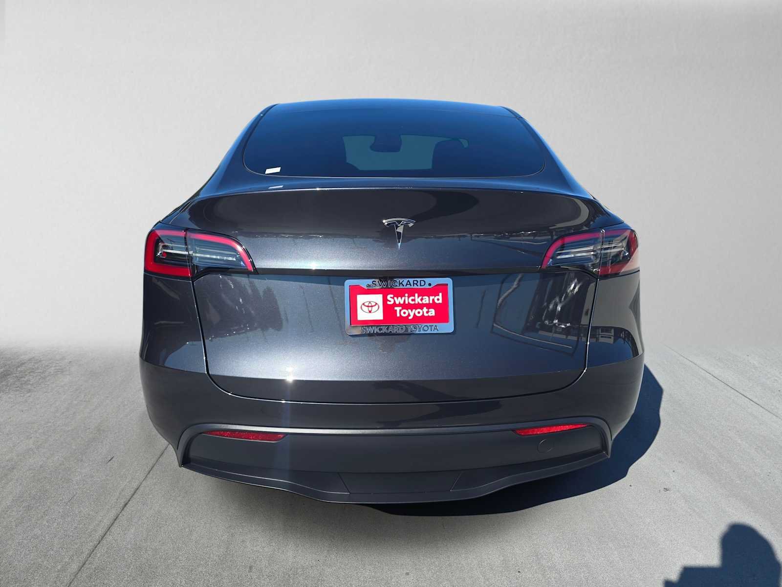 Used 2025 Tesla Model Y Long Range RWD image 4
