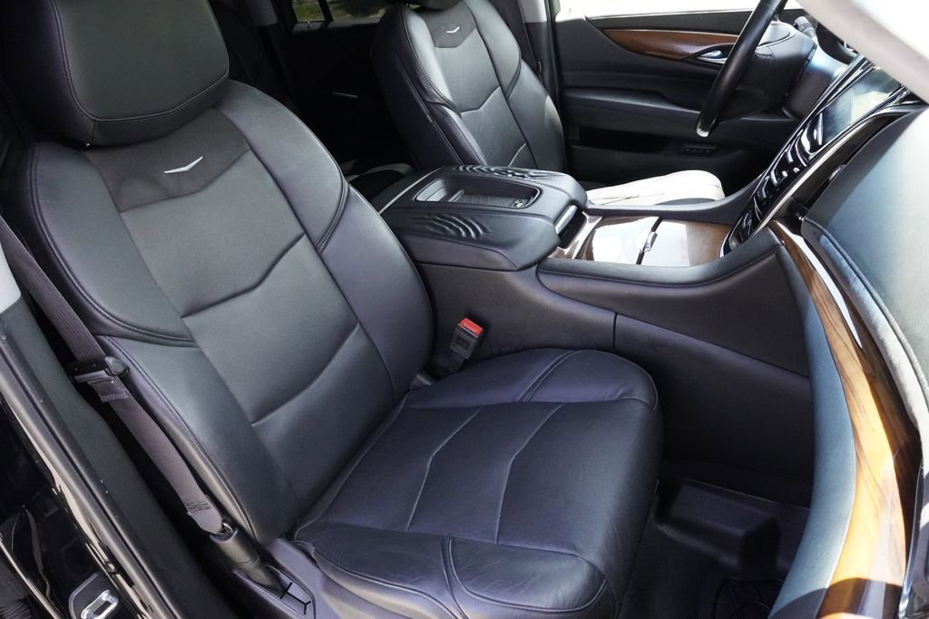 Used 2016 Cadillac Escalade ESV Luxury AWD/4WD image 24