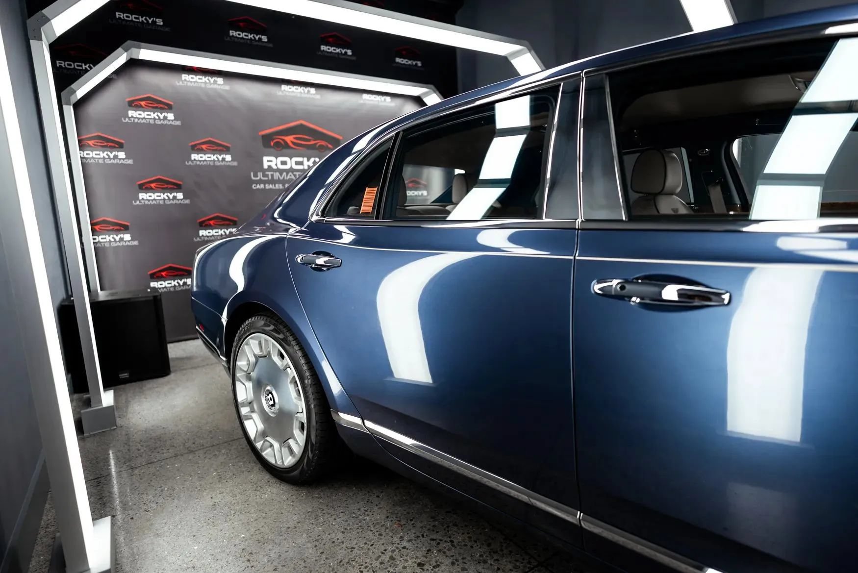 Used 2011 Bentley Mulsanne RWD image 4
