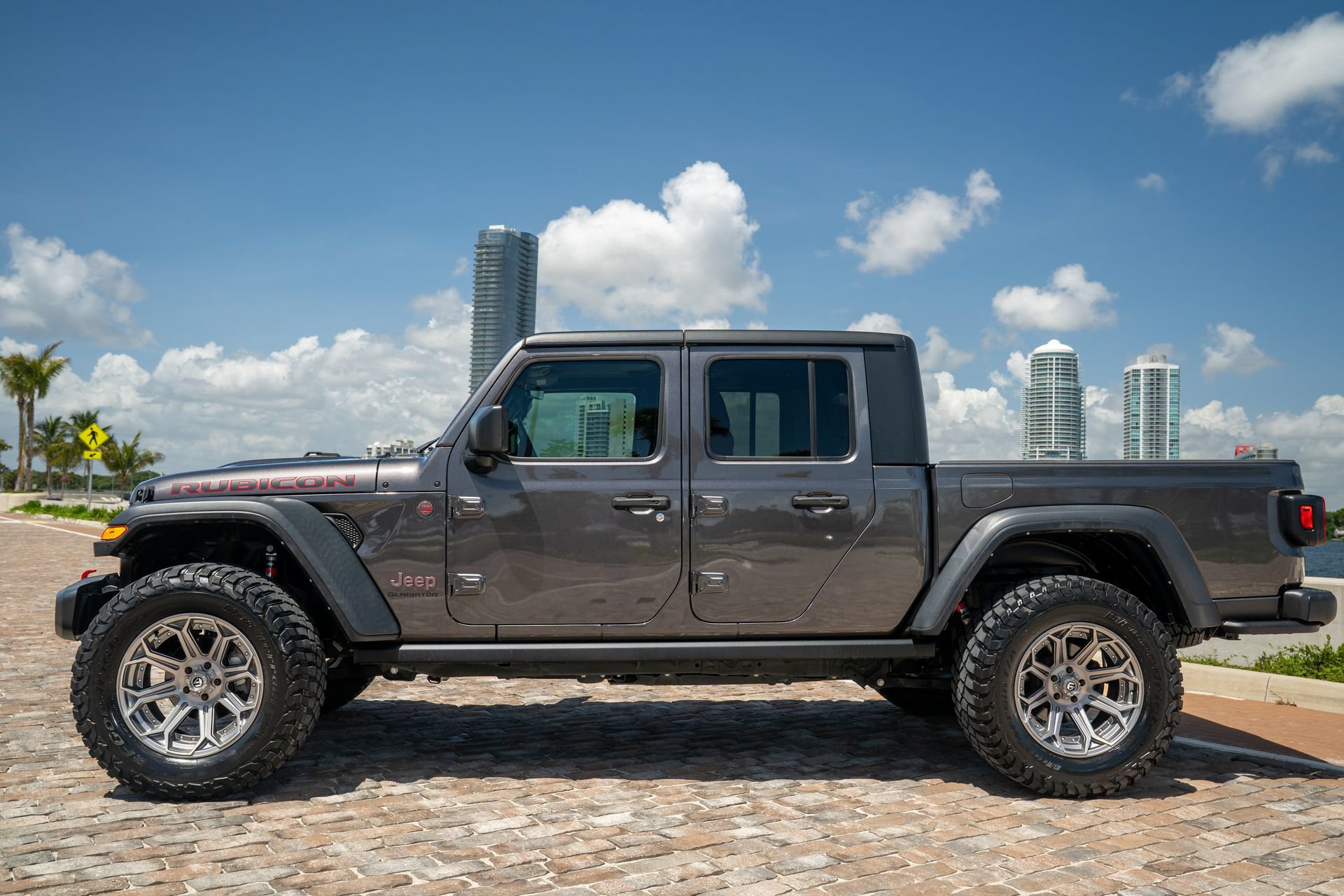 Used 2022 Jeep Gladiator Rubicon AWD/4WD image 14