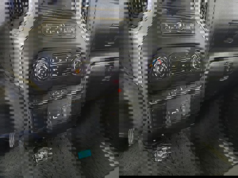 Used 2020 Chevrolet Silverado 1500 Custom w/ Custom Value Package image 18