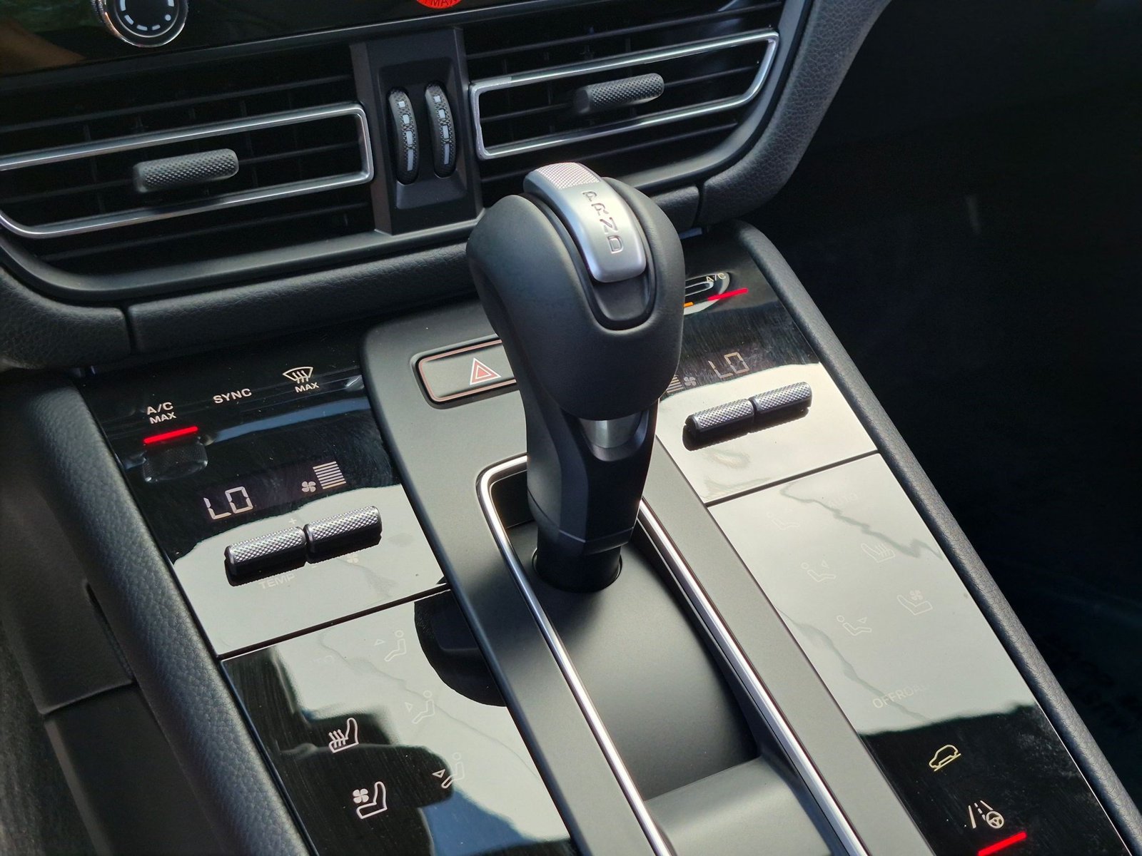 New 2026 Porsche Macan S AWD/4WD image 21
