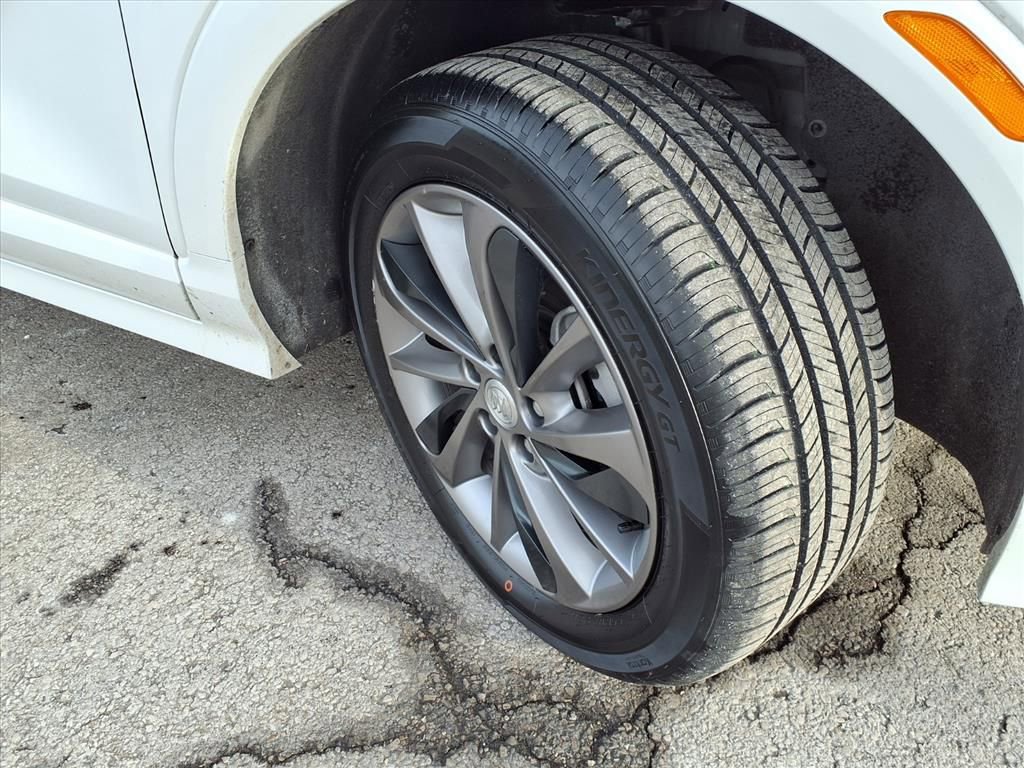 Certified 2023 Buick Encore GX Select w/ Sport Touring Package image 39