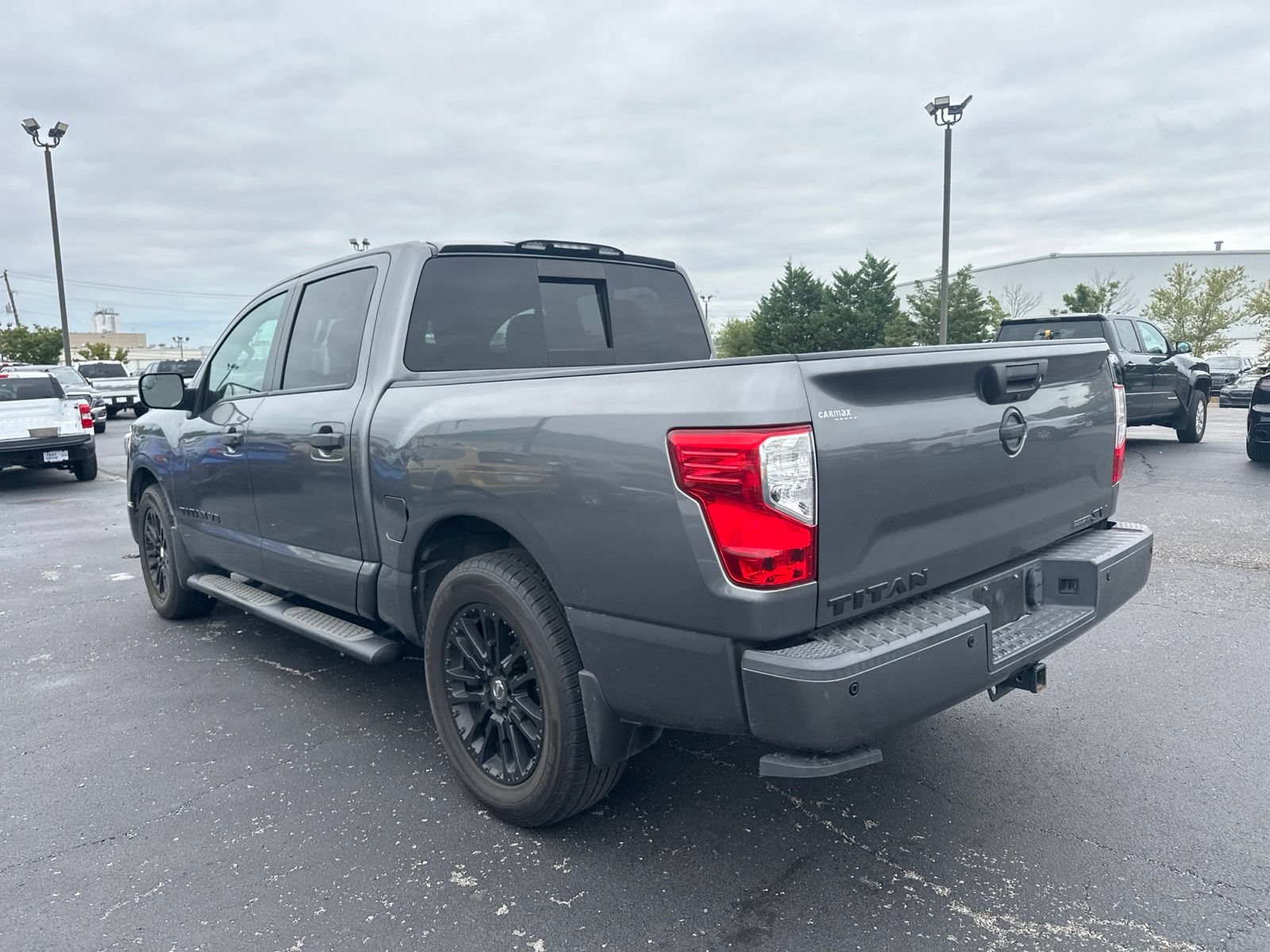 Used 2019 Nissan Titan SV w/ SV Convenience Package RWD image 6
