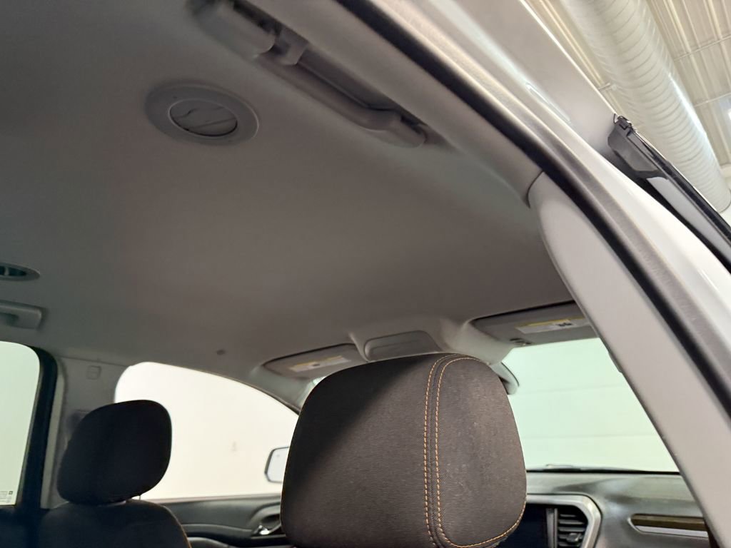 Used 2023 GMC Acadia AT4 image 71