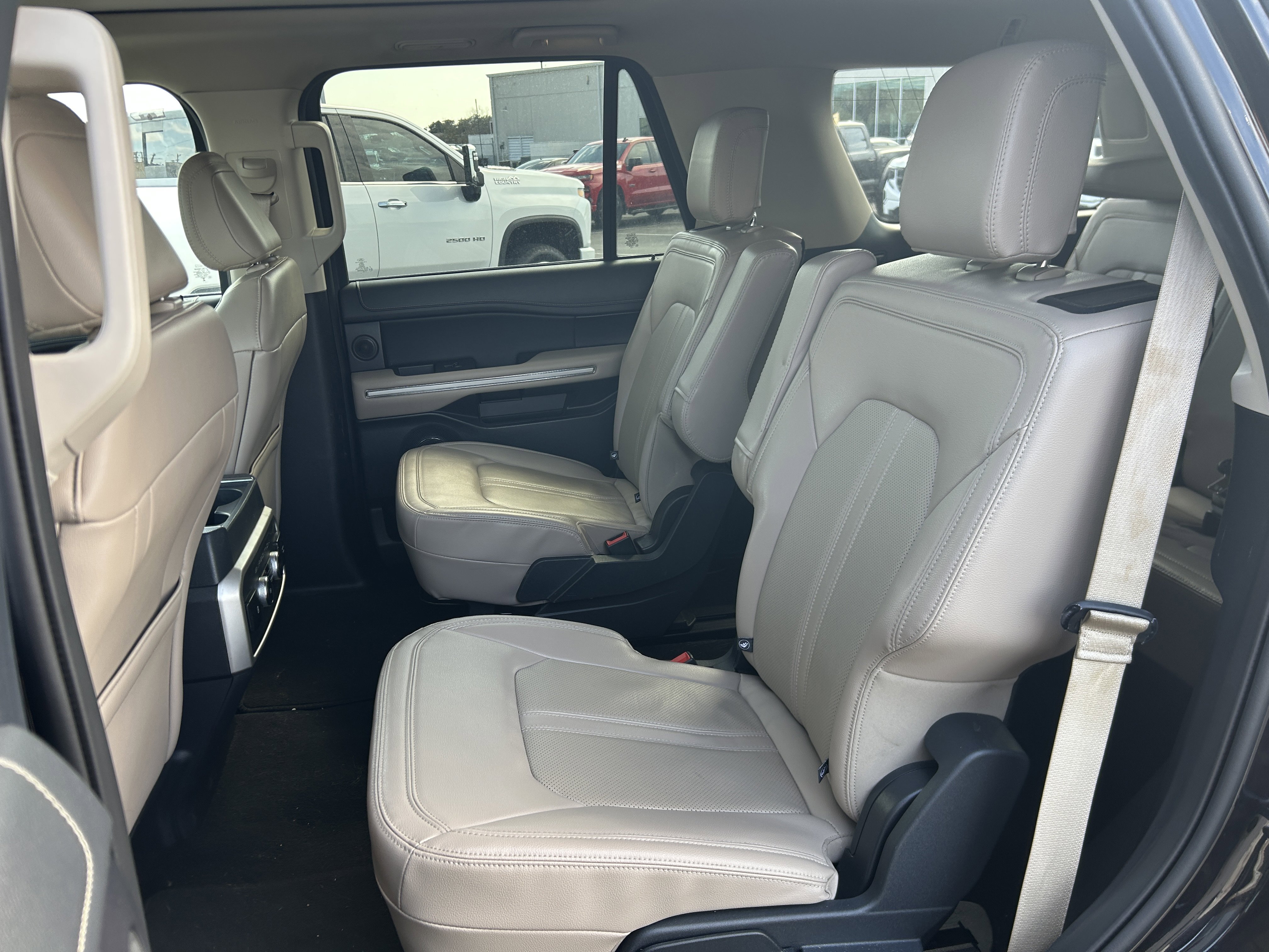 Certified 2024 Ford Expedition Limited image 26