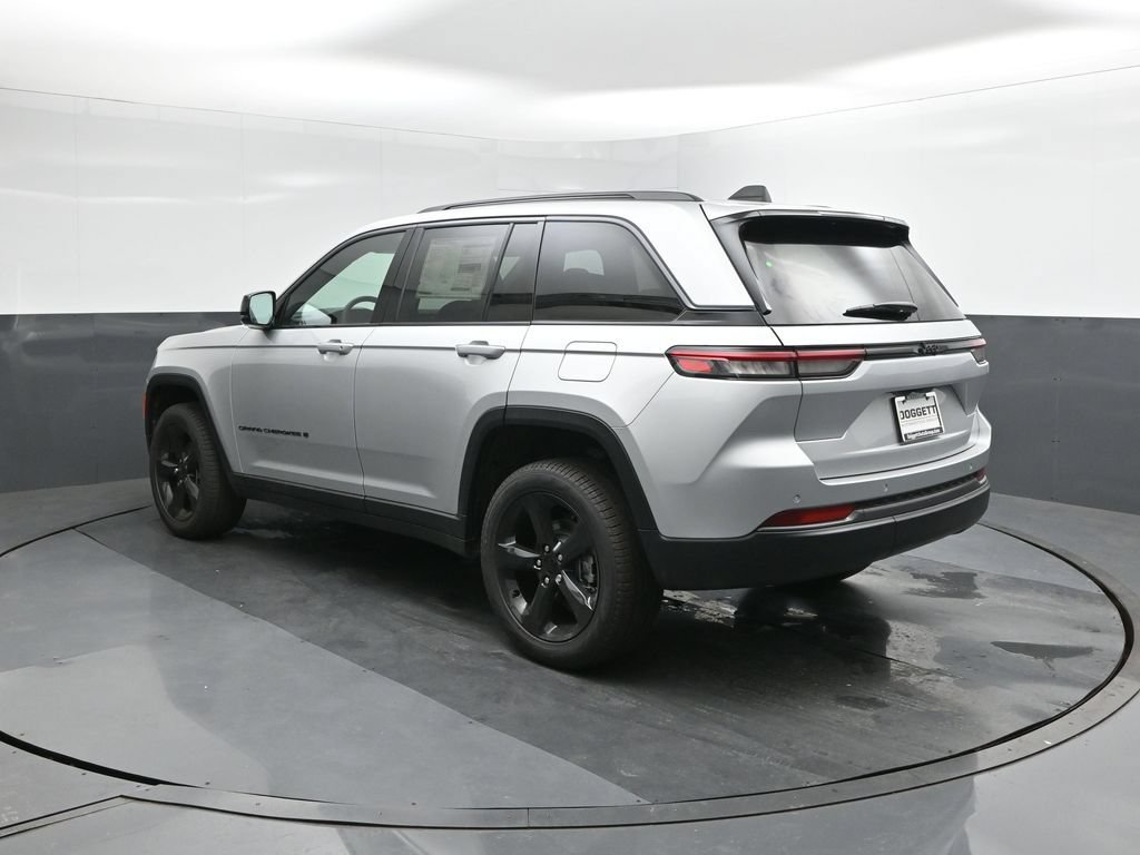 New 2026 Jeep Grand Cherokee Limited w/ Limited Altitude Package RWD image 5