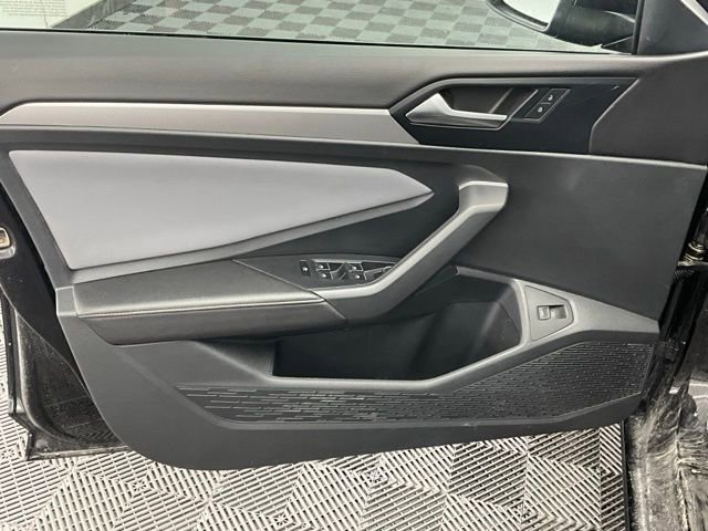 Used 2025 Volkswagen Jetta SE image 13