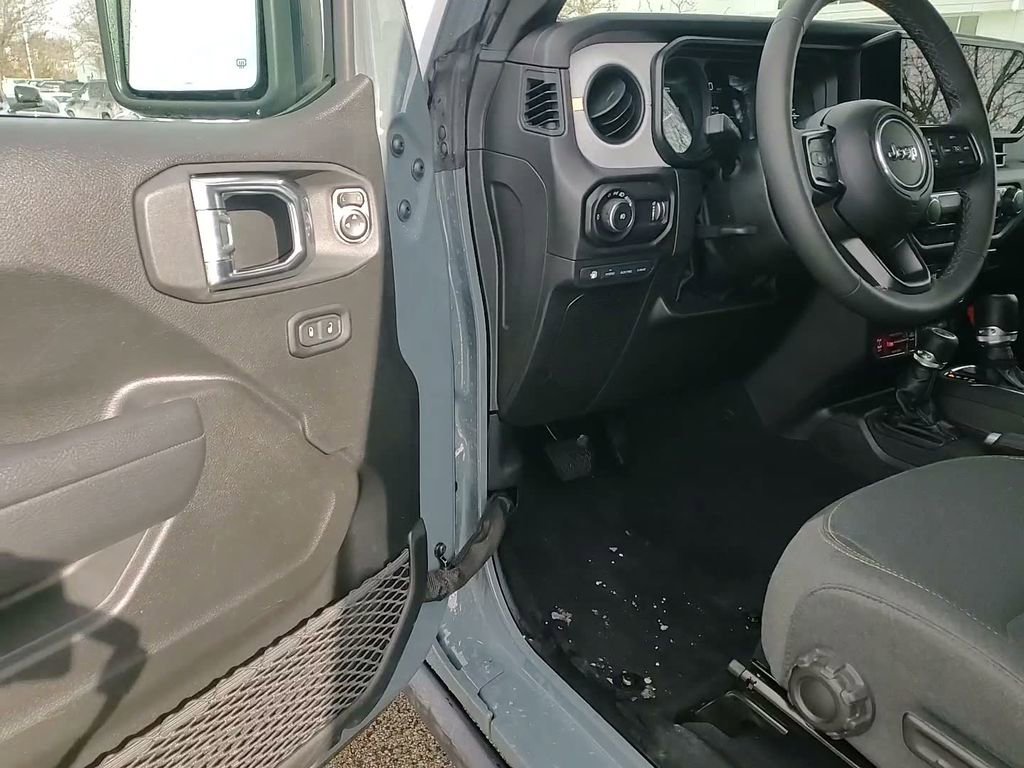 Used 2025 Jeep Wrangler Willys 4xe image 19