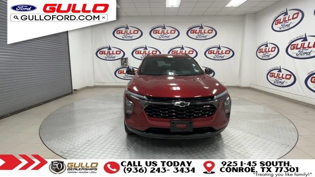 Used 2024 Chevrolet Trax RS w/ Sunroof Package FWD image 3