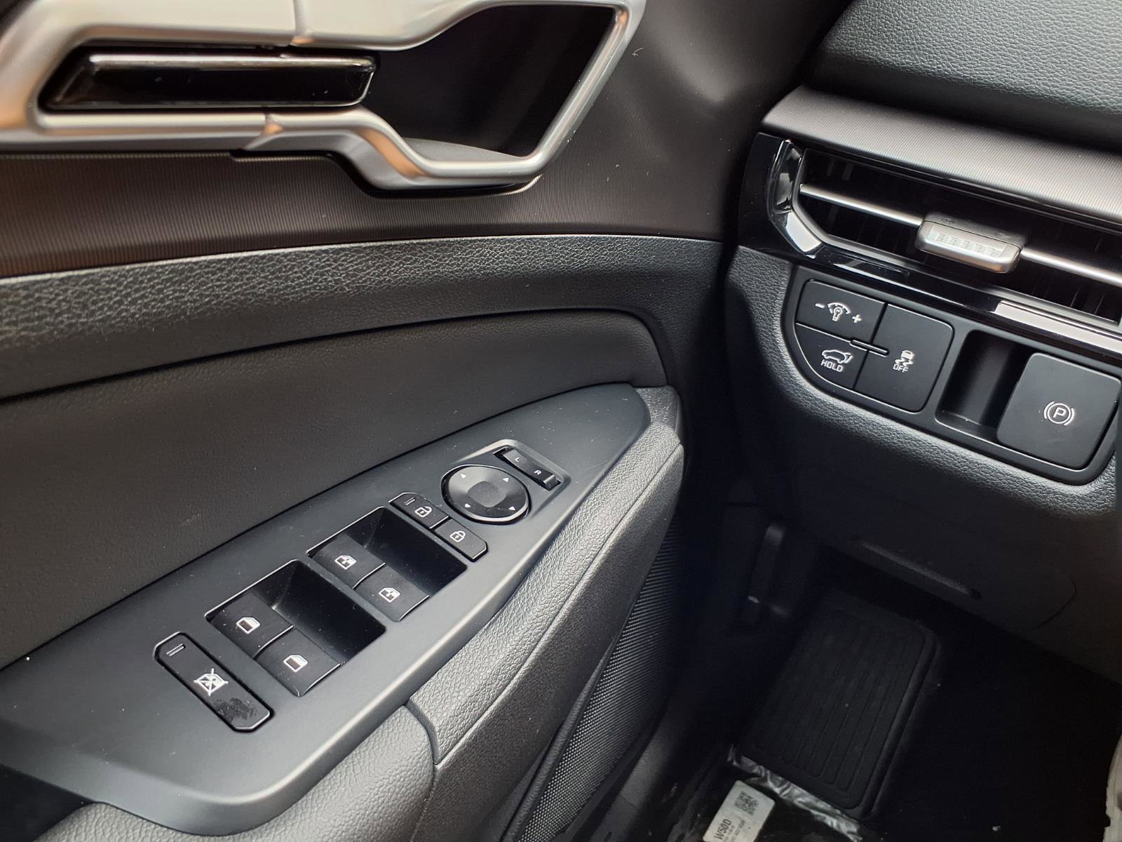 New 2026 Kia Sportage EX image 11