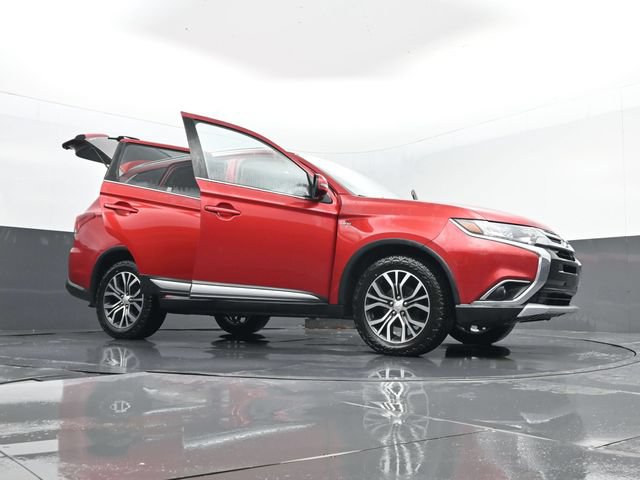 Used 2018 Mitsubishi Outlander GT AWD/4WD image 34
