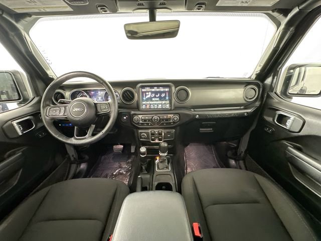 Used 2023 Jeep Wrangler Unlimited w/ Cold Weather Group AWD/4WD image 3