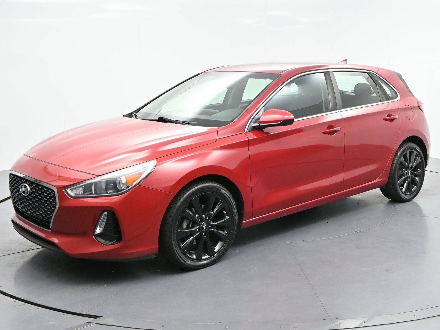 Used 2019 Hyundai Elantra GT FWD image 3